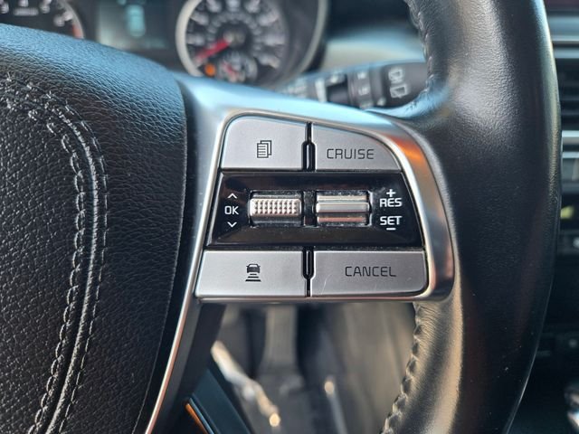 Used 2022 White Kia LX image 19