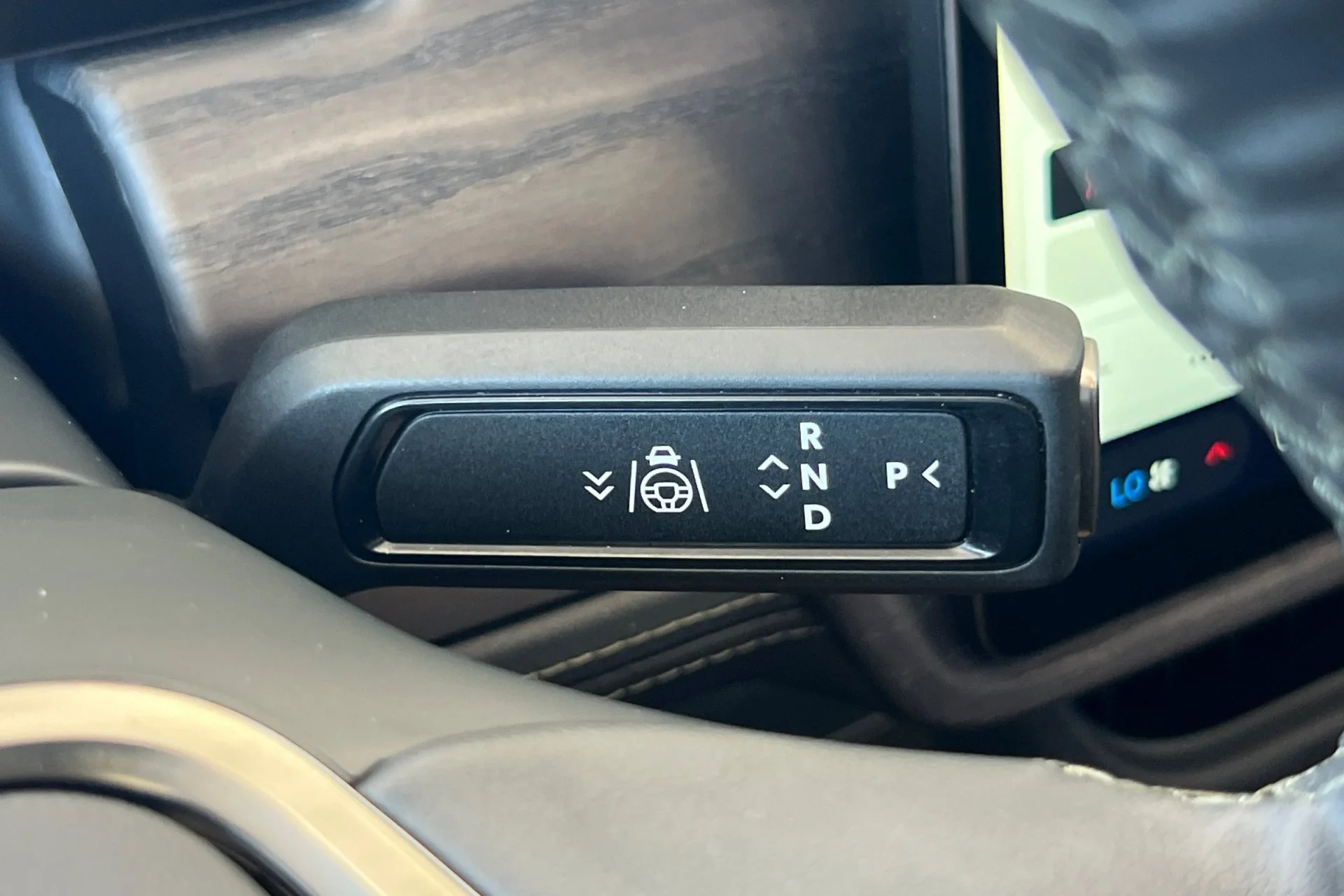 Used 2023 LA Silver Rivian Adventure image 25