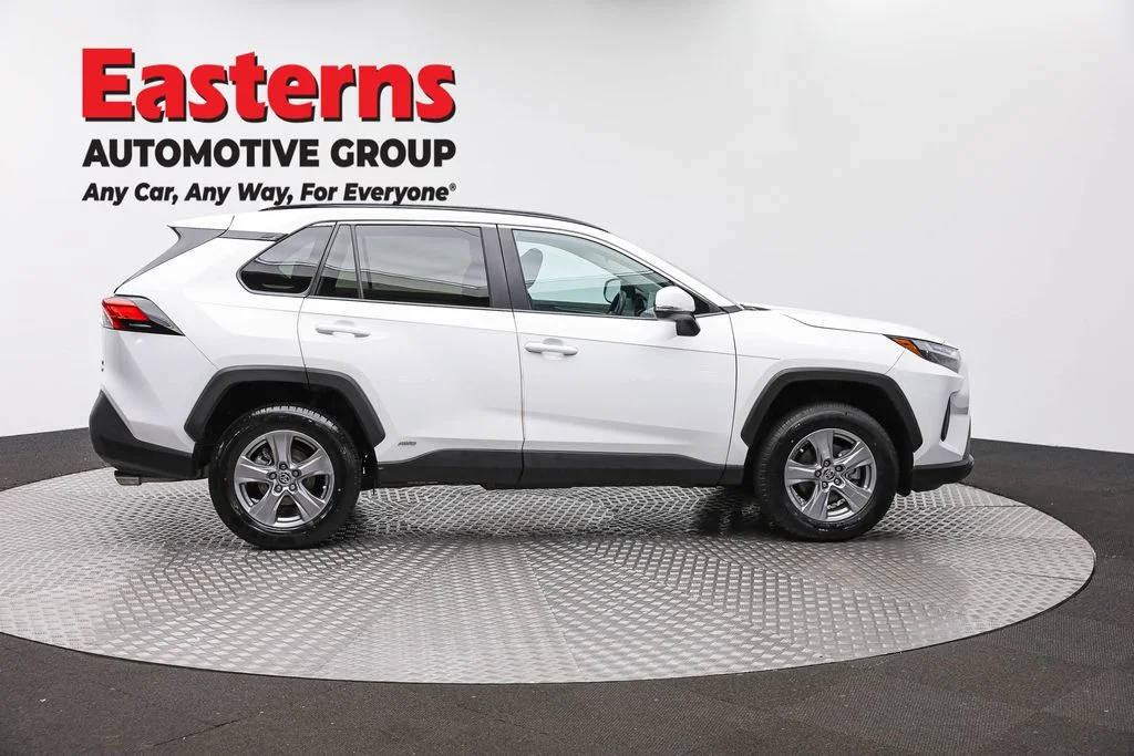 Used 2024 White Toyota XLE image 4