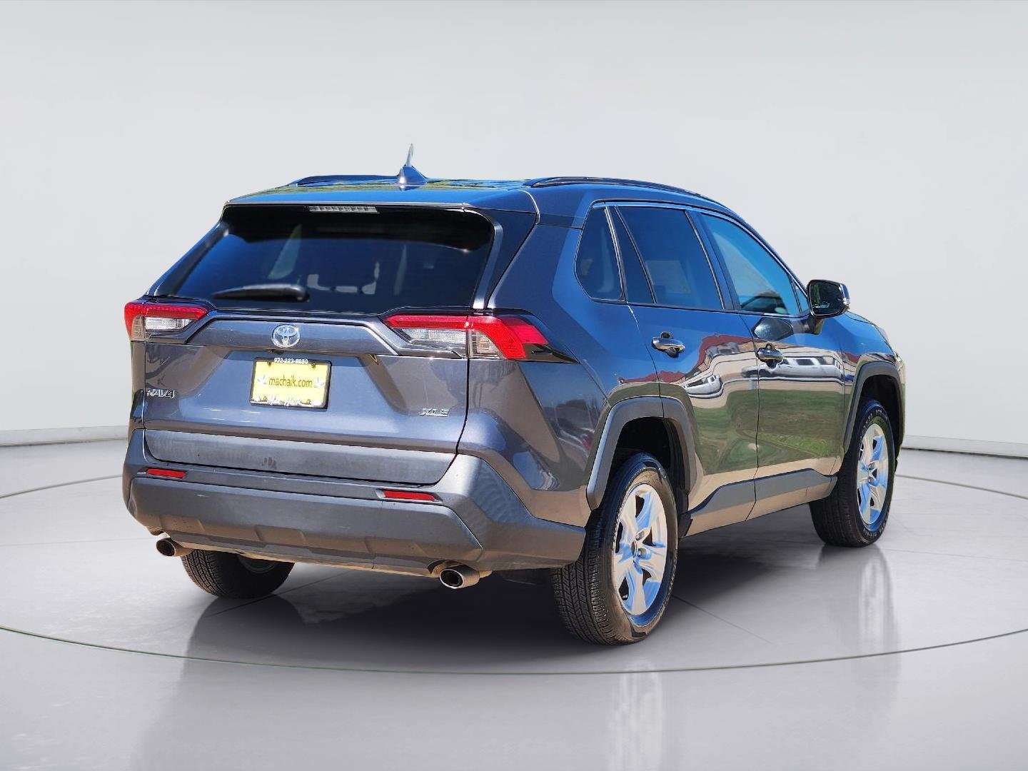 Used 2021 Magnetic Gray Metallic Toyota XLE image 6