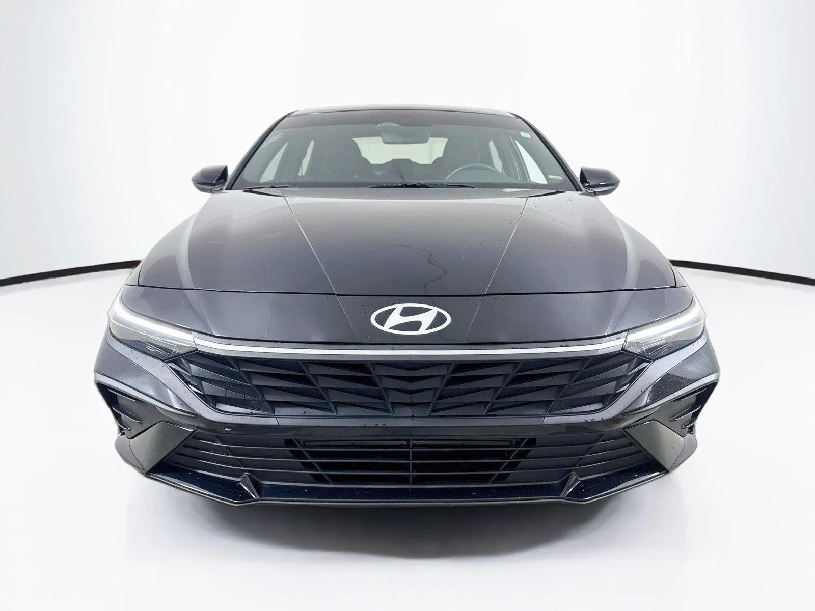 Used 2025 Abyss Black Hyundai SEL Sport image 4