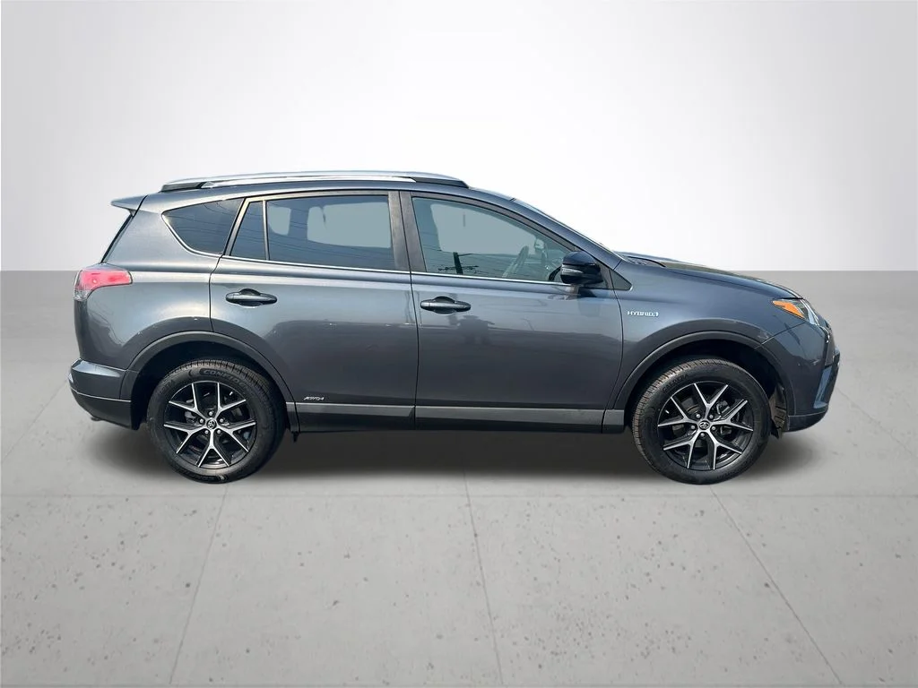 Used 2018 Gray Toyota SE image 6