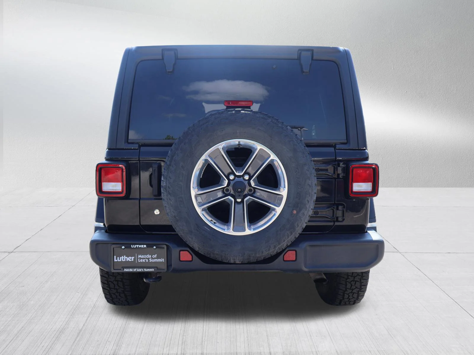 Used 2019 Black Clearcoat Jeep Sahara image 6