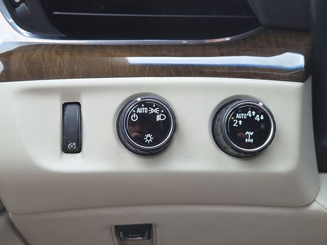 Used 2018 Crystal White Cadillac Premium image 11