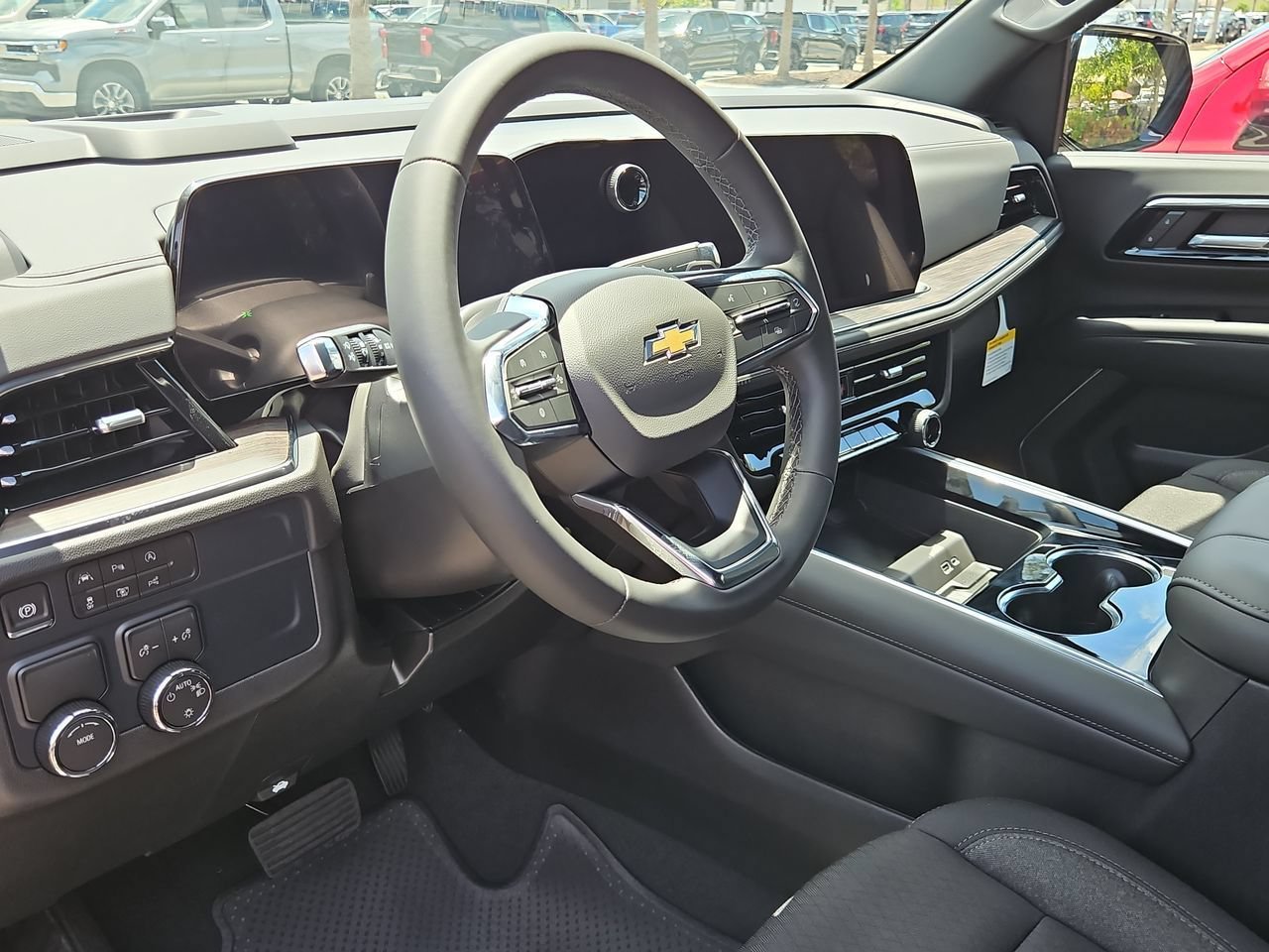 2026 Chevrolet Suburban LS - Photo 10