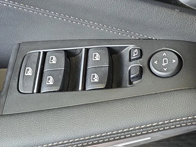 Used 2024 Gray BMW M60i image 31
