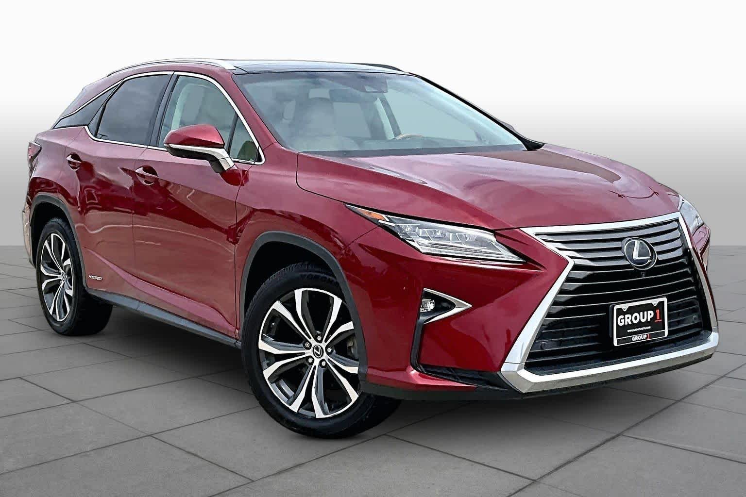Used 2019 Matador Red Mica Lexus  image 3