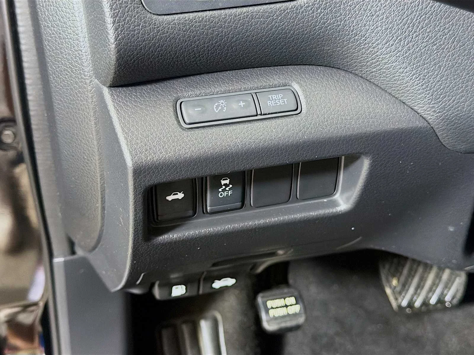Used 2018 Super Black Nissan 2.5 SR image 8