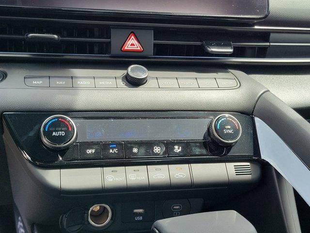 2025 Hyundai Elantra Blue - Photo 27