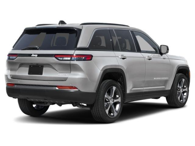 New 2026 Silver Zynith Exterior Paint Jeep Laredo Altitude image 12