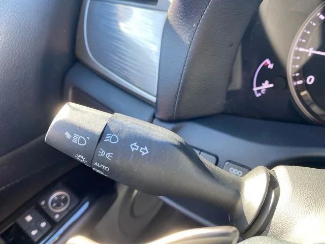 Used 2015 White Lexus 350 image 23