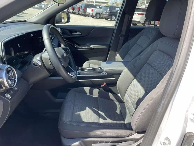 Used 2025 White Chevrolet LT image 13