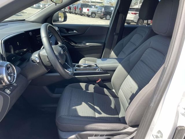 Used 2025 White Chevrolet LT image 13