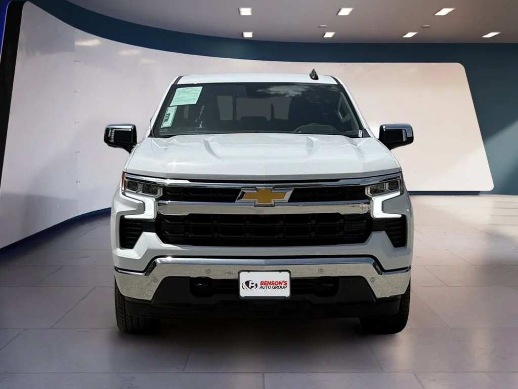 Used 2024 White Chevrolet LT image 8