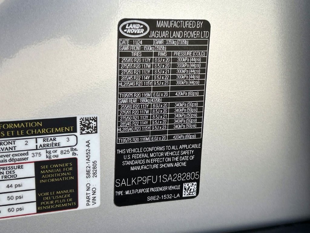 Used 2025 Silver Land Rover SE image 10