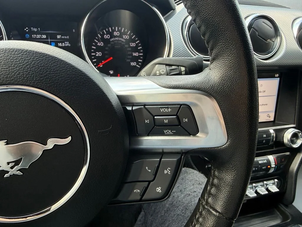 Used 2017 White Ford GT Premium image 22