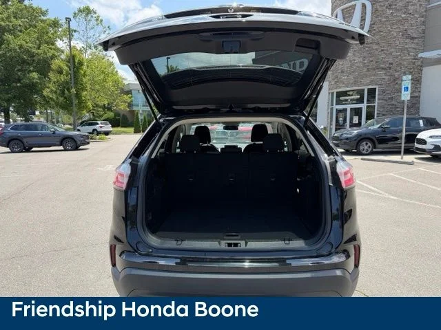 Used 2022 Black Ford SE image 33