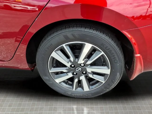 Used 2025 Red Nissan 1.6 SV image 12