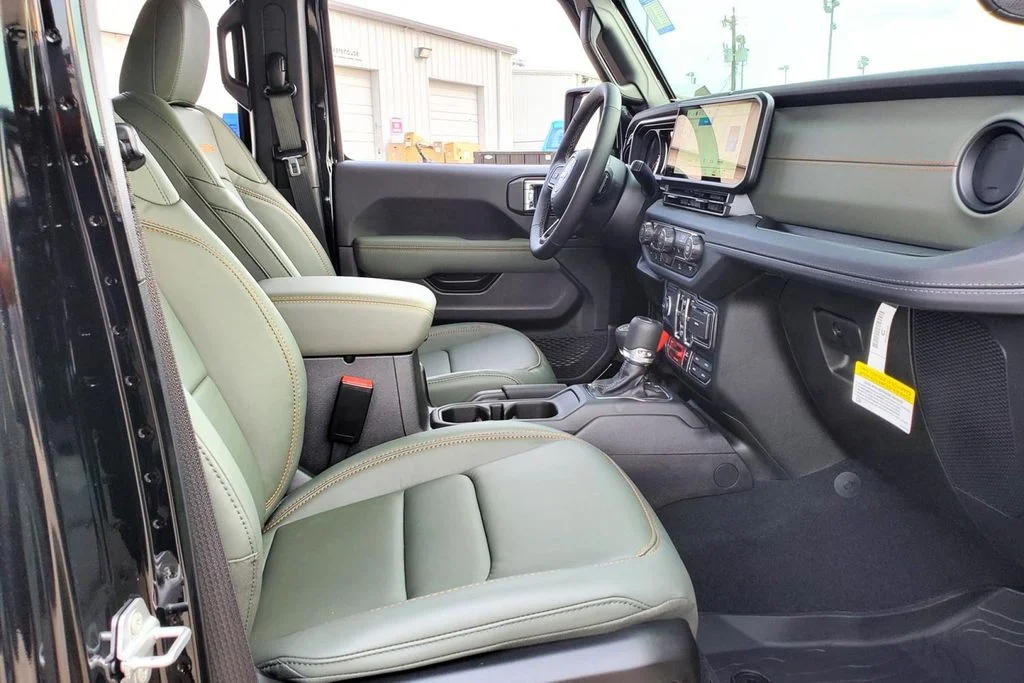 New 2025 Black Jeep Mojave image 13