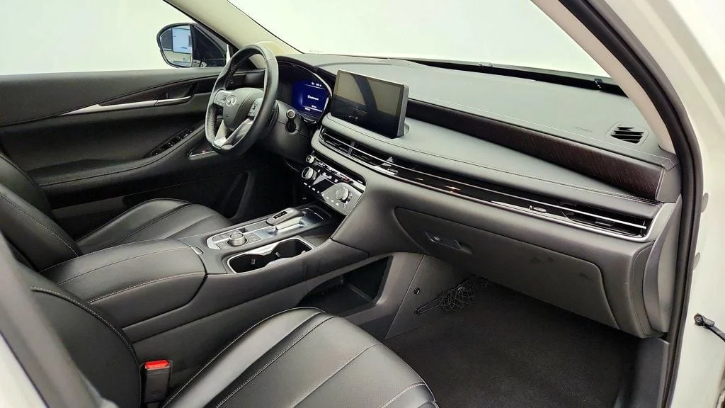 Used 2024 Majestic White INFINITI SENSORY AWD w/ Vision Package & Head-Up Display image 24