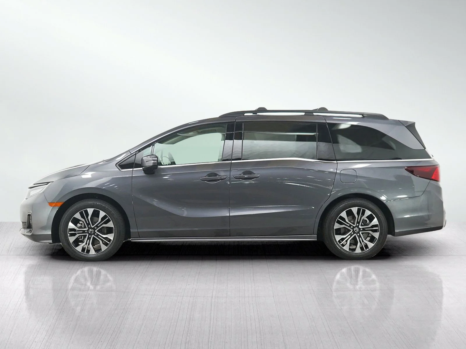Used 2025 Honda Odyssey Elite with VIN 5FNRL6H96SB024697 for sale in Burnsville, Minnesota