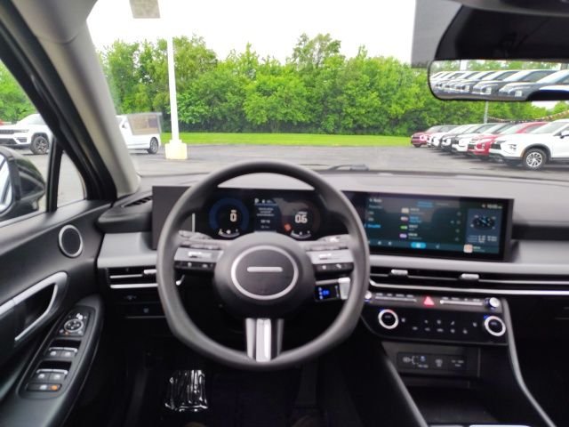 Used 2025 Blue Hyundai SEL image 14