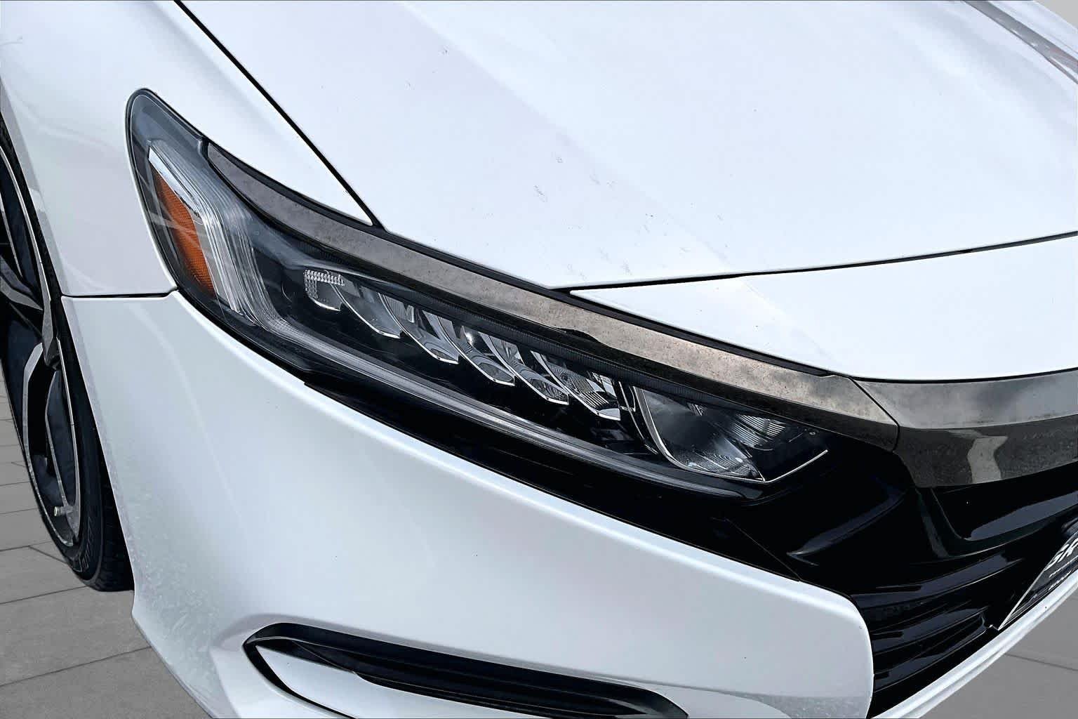 Used 2020 Platinum White Pearl Honda Sport image 28
