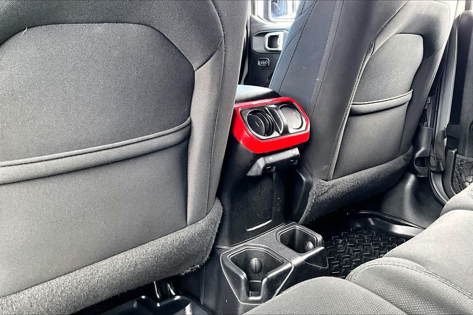 Used 2020 Sting-Gray Clearcoat Jeep Sport Altitude image 34