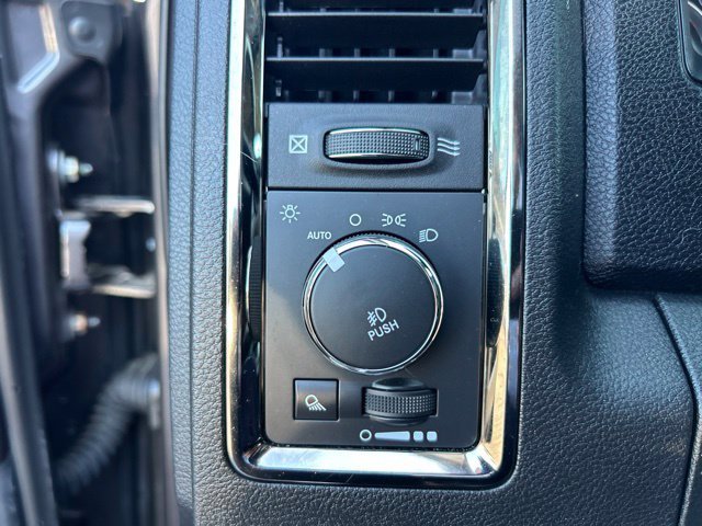 Used 2015 Gray Ram Sport image 17