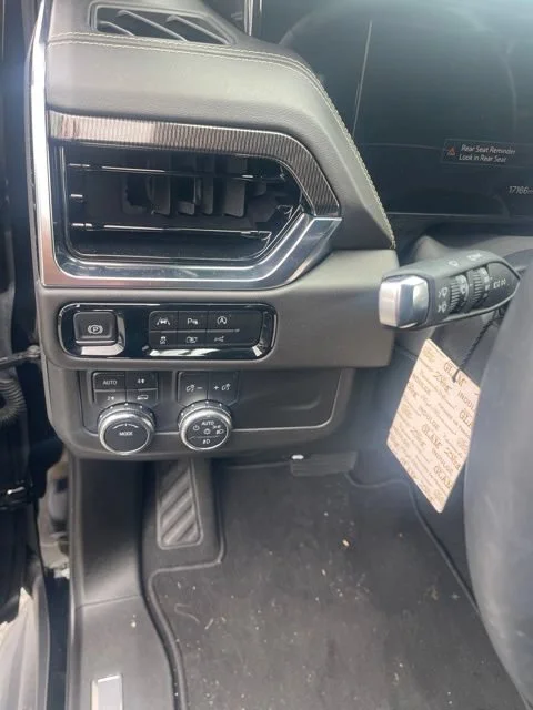 Used 2025 Onyx Black GMC Elevation image 4