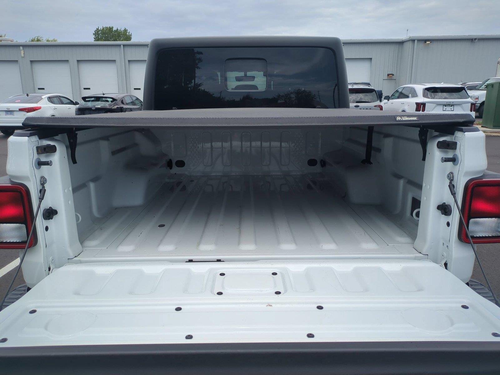 Used 2023 Bright White Clearcoat Jeep Rubicon image 33