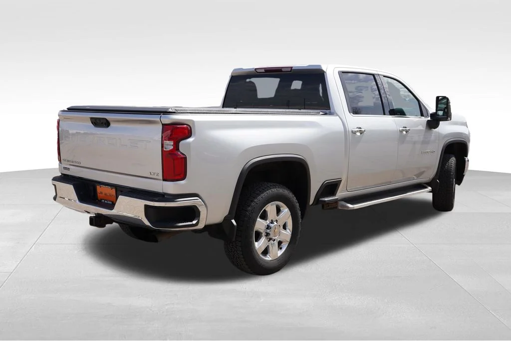 Used 2022 Silver Ice Metallic Chevrolet LTZ image 5
