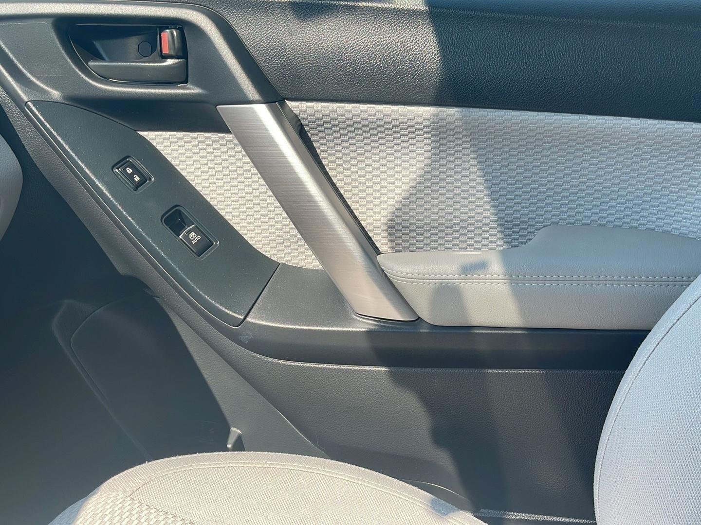 Used 2018 Quartz Blue Pearl Subaru Premium image 27