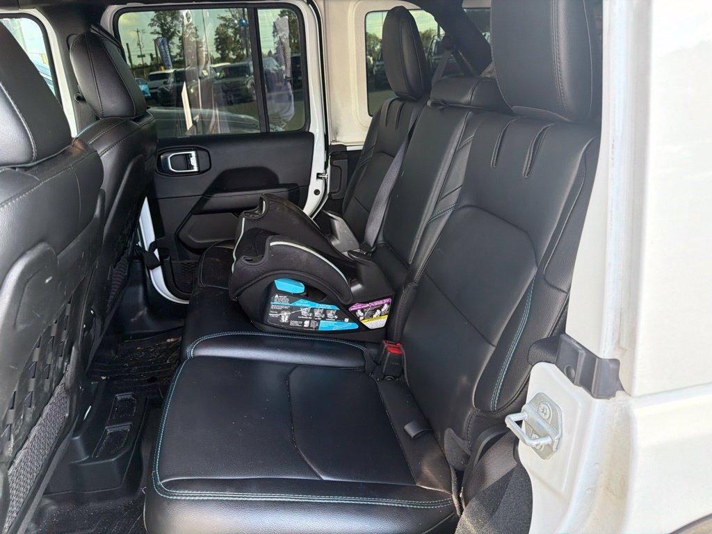 Used 2022 White/off-white Jeep Unlimited Rubicon 4xe image 8