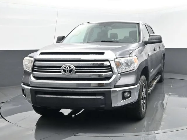 Used 2017 Magnetic Gray Metallic Toyota SR5 image 22