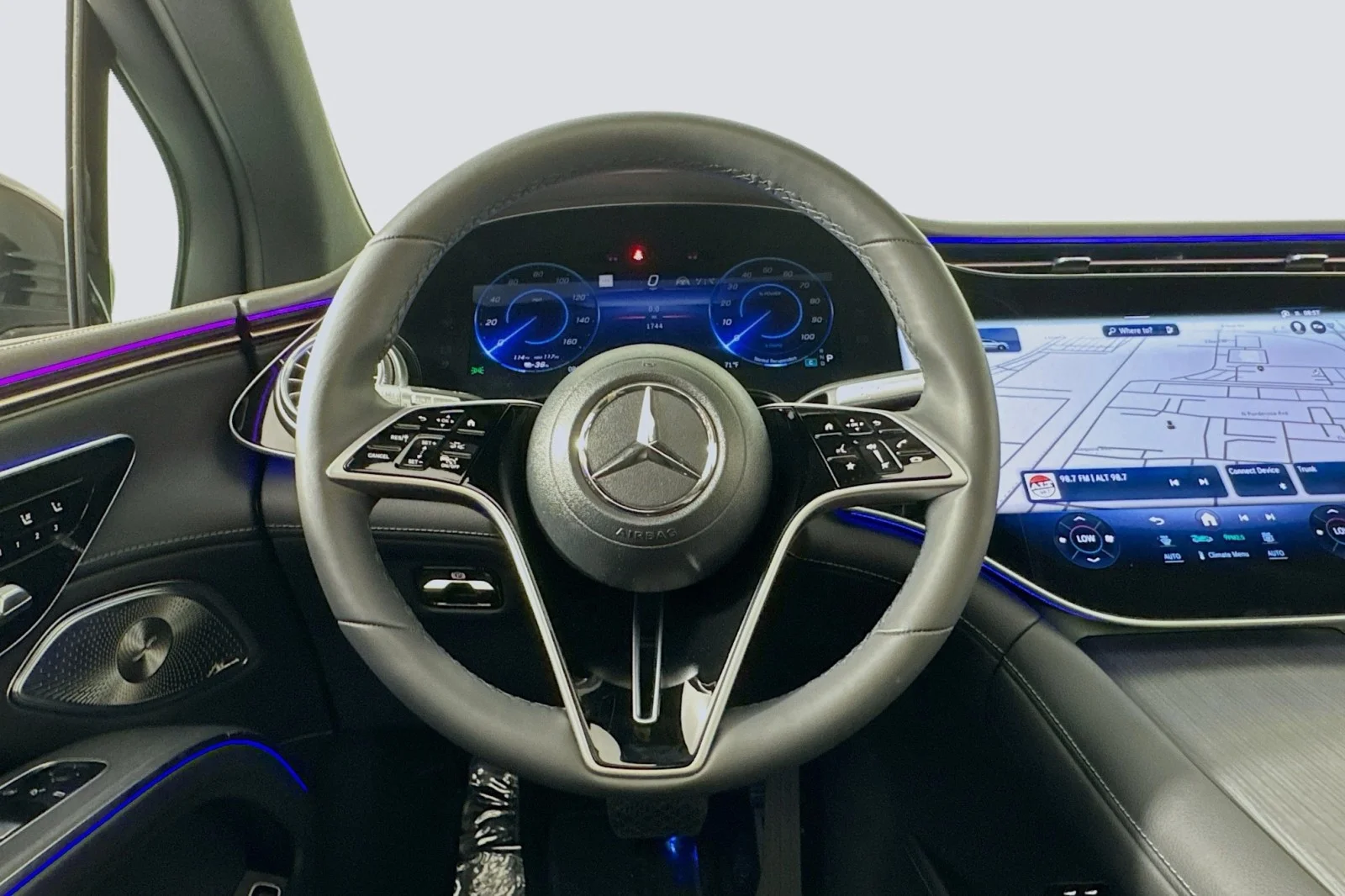 Certified Used 2025 Obsidian Black Metallic Mercedes-Benz 450 image 6