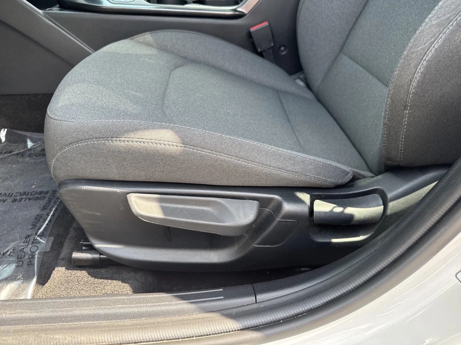 Used 2025 Snow White Pearl Kia LXS image 12