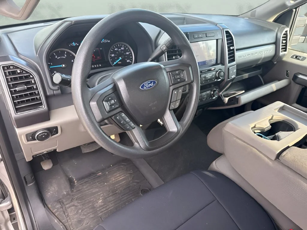 Used 2022  Ford XL image 10
