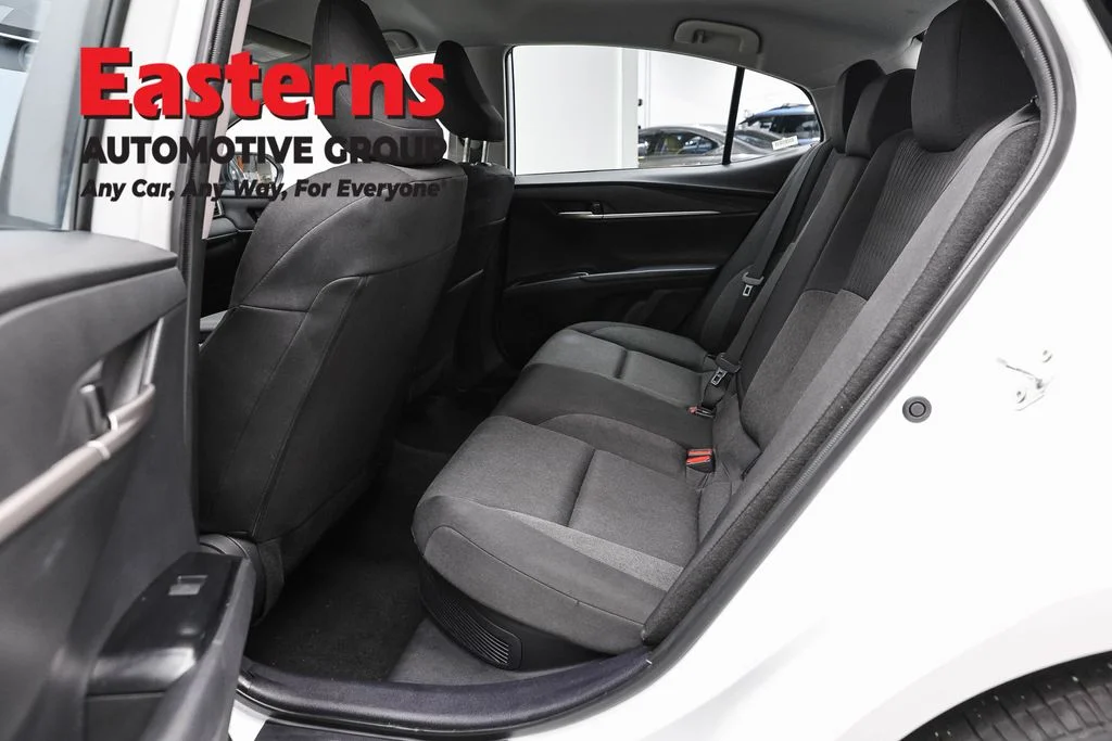 Used 2025 White Toyota LE image 20