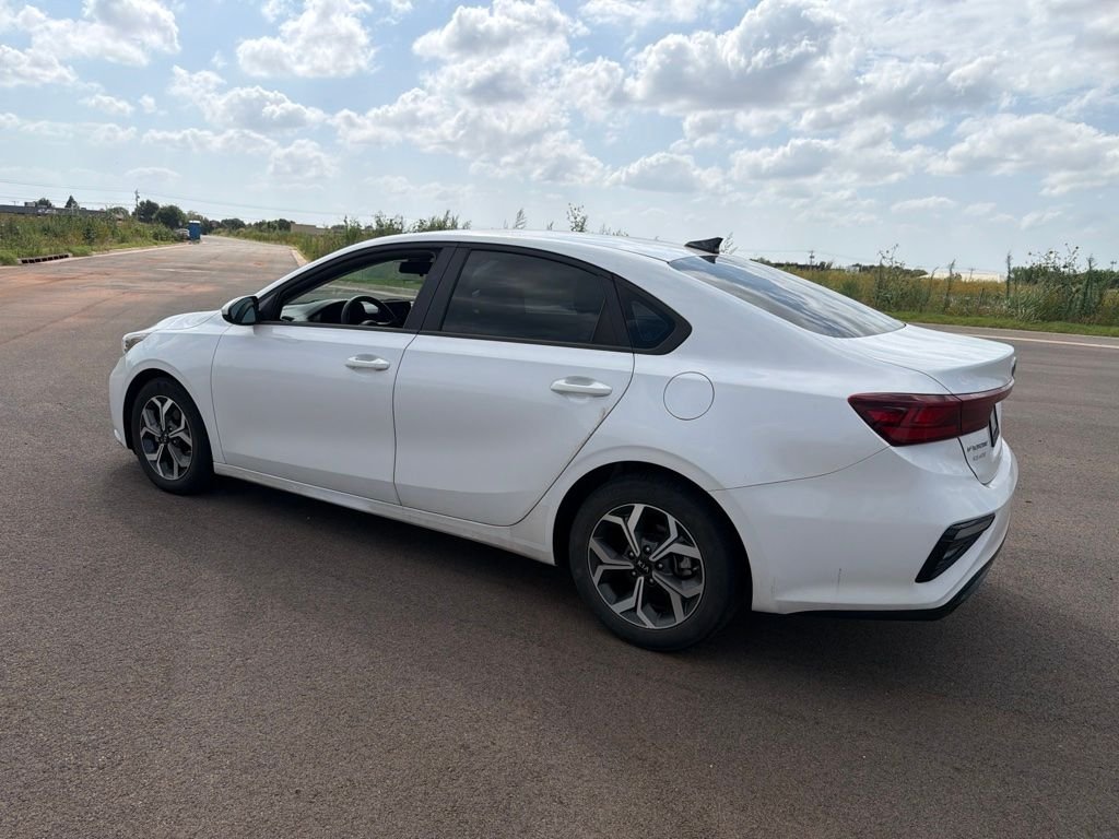 Used 2021 Snow White Pearl Kia LXS image 6