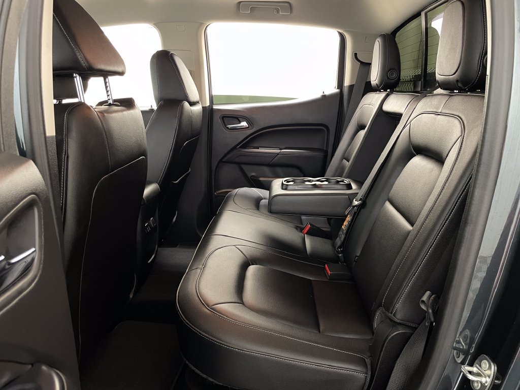 Used 2017 DARK SLATE METALLIC GMC 4WD SLT image 11