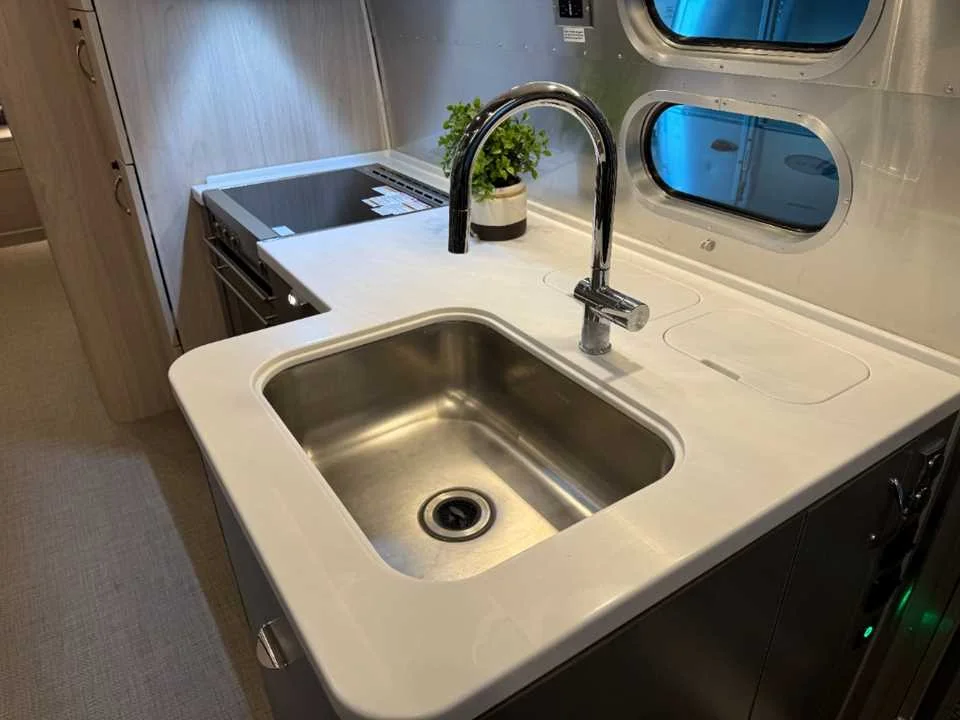 Used 2024 SILVER AIRSTREAM  image 19