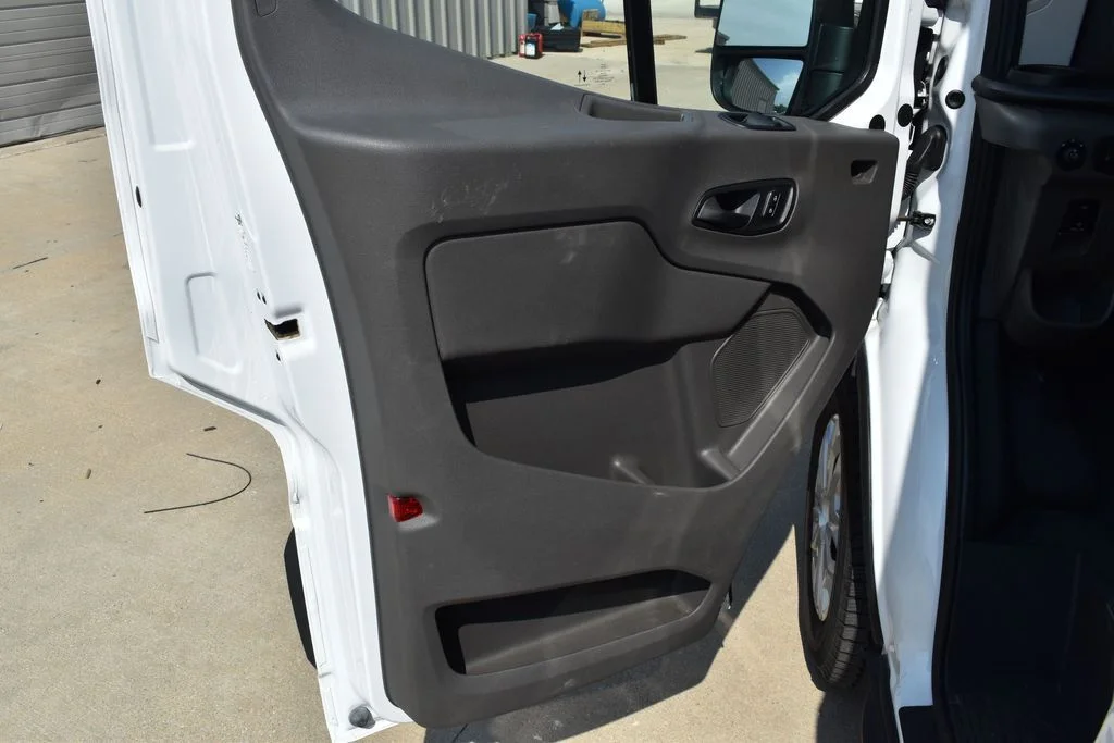 Used 2023 White Ford XL image 9