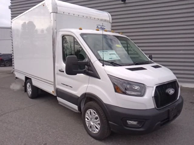 New 2026 Oxford White Ford Cutaway image 1