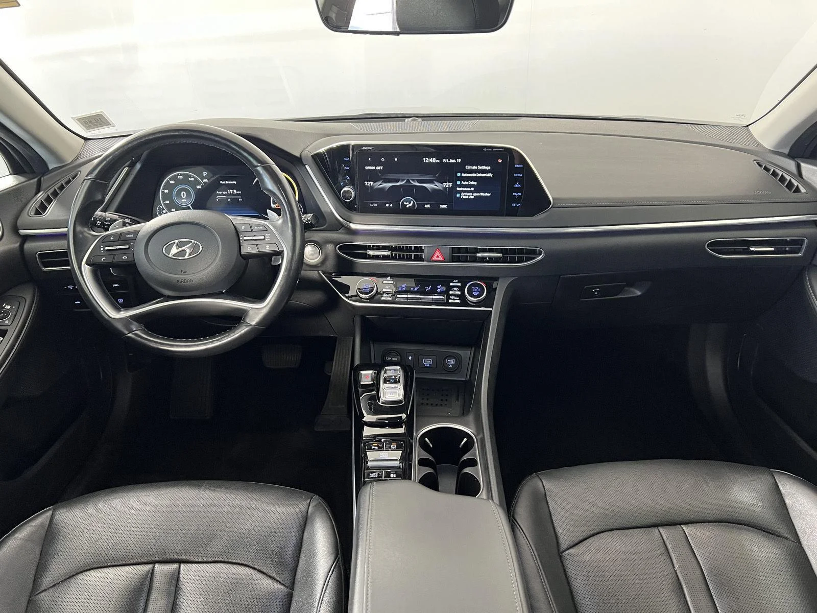 Used 2022 Phantom Black Hyundai Limited image 28