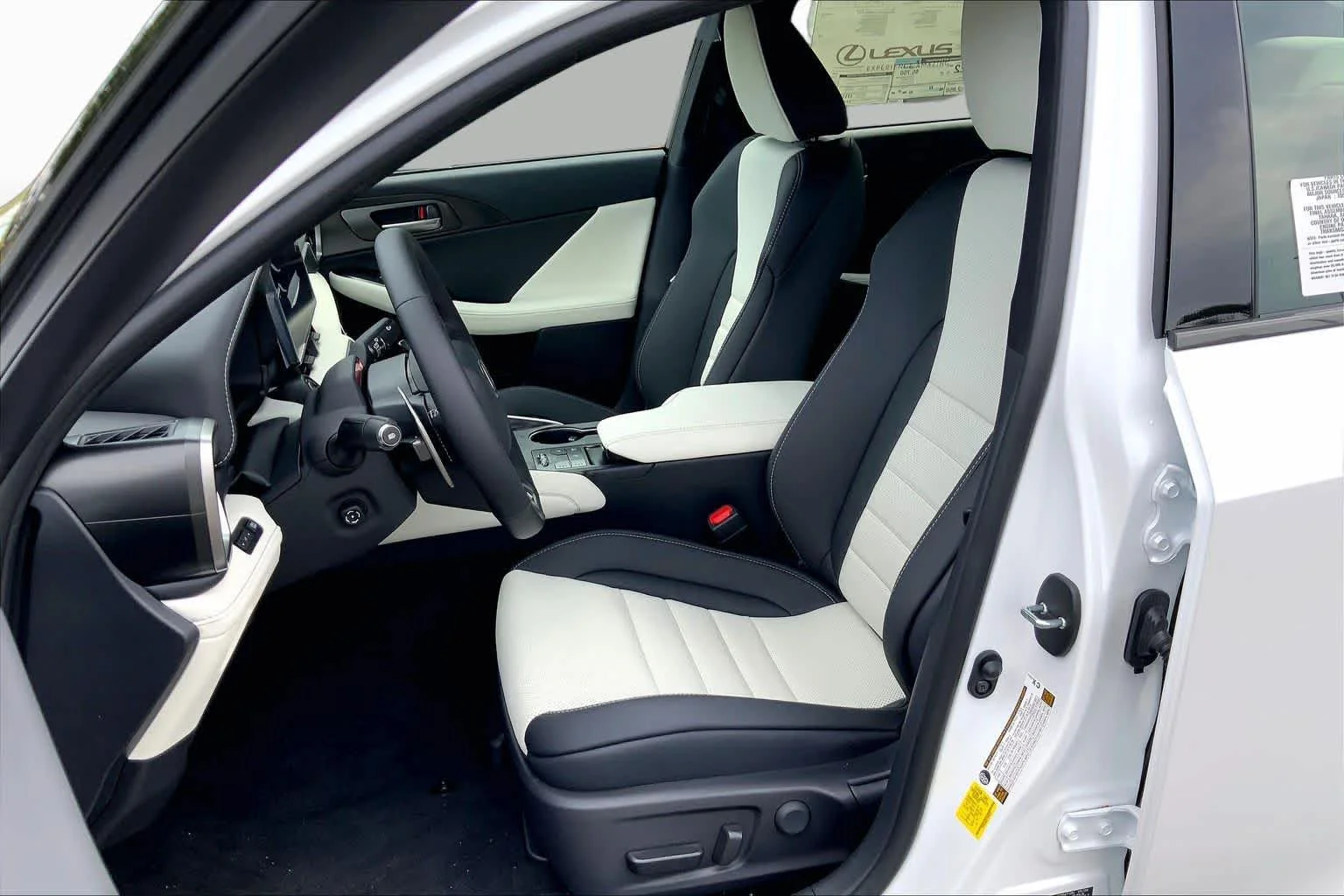 New 2026 HAKUGIN MATTE WHITE Lexus F SPORT AWD image 9