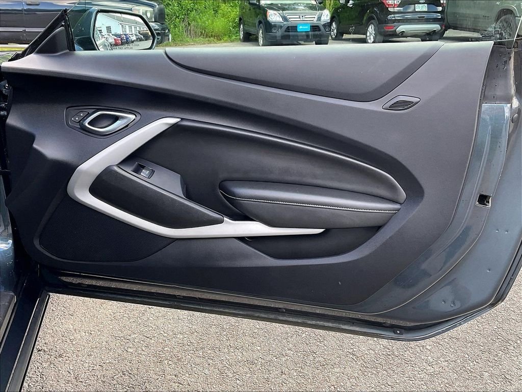 Used 2020 Gray Chevrolet 1LT image 24