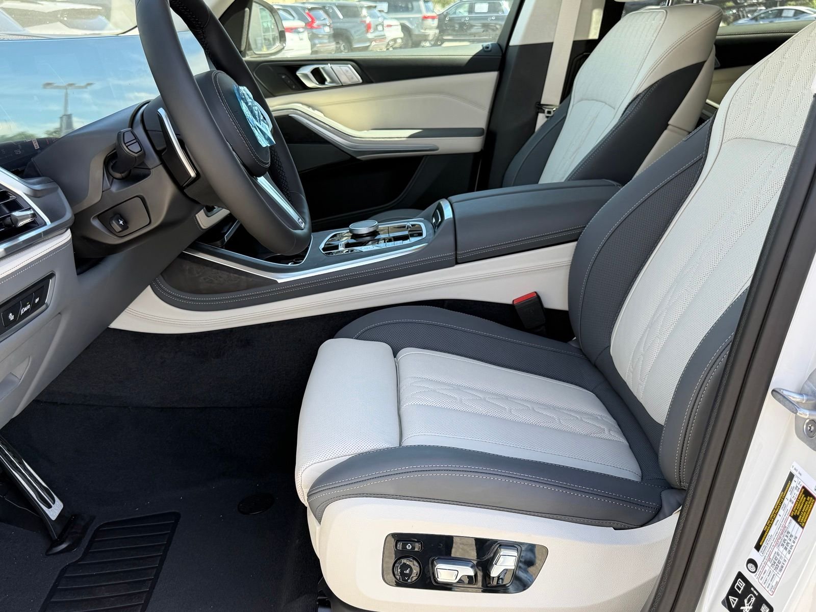 New 2027 Mineral White Metallic BMW xDrive40i image 20