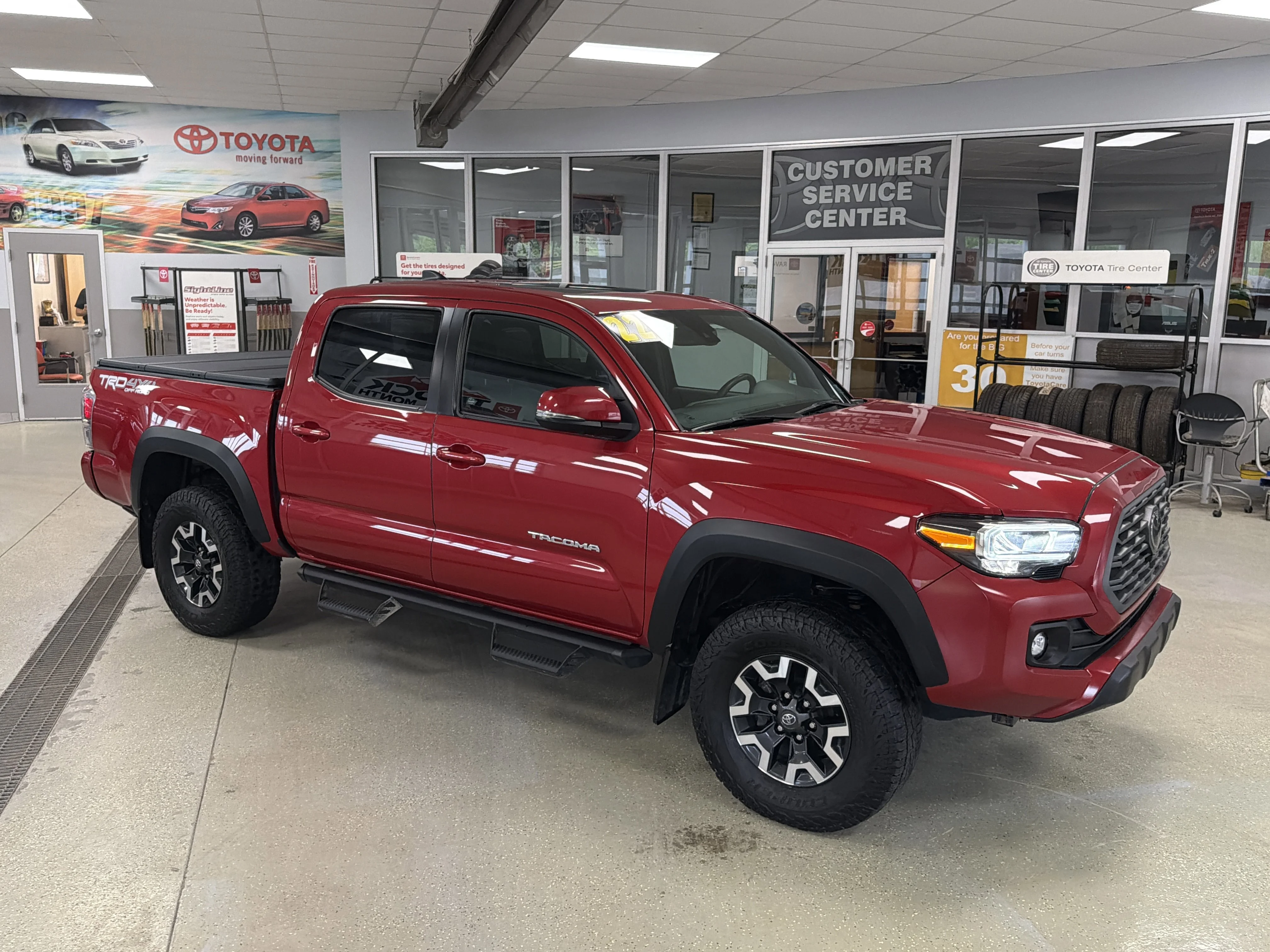 Used 2022 Barcelona Red Metallic Toyota  image 48