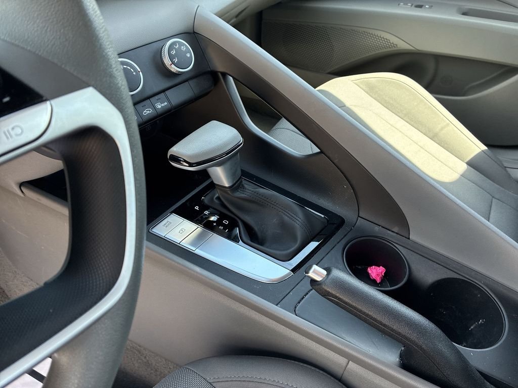 Used 2025 Blue Hyundai SE image 19